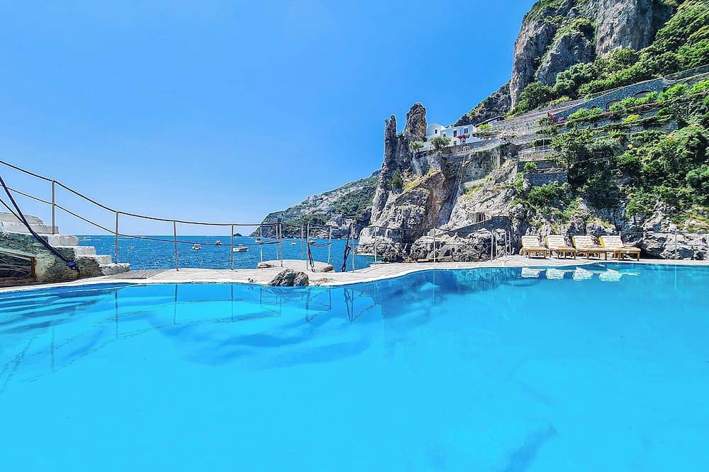 Amore Rentals-Villa Incanto sul Mare-Exclusive Oasis, Private Chef & Sea Access in Furore, Sorrento Coast