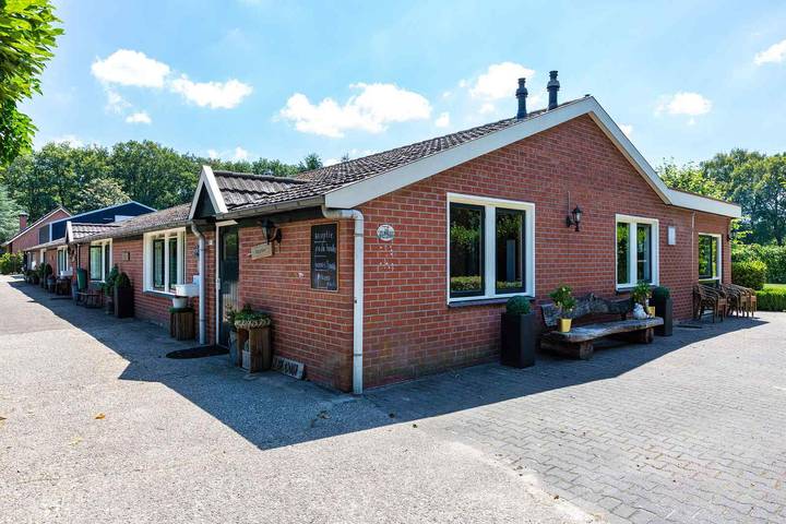 Ferienhaus für 62 Personen, mit Terrasse und Garten