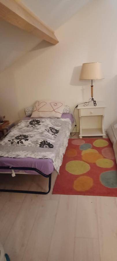 Location de vacances pour 8 personnes, avec jardin ainsi que vue et piscine, animaux acceptés à La Capelle-et-Masmolène - 4