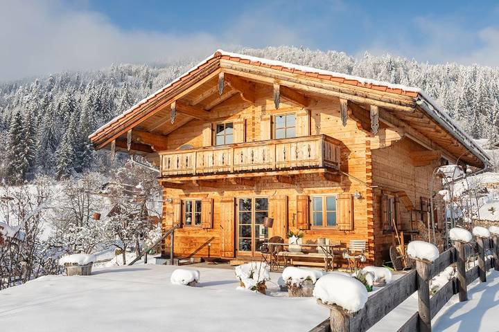 Ferienhaus für 6 Personen, mit Balkon und Terrasse sowie Garten in Reit im Winkl