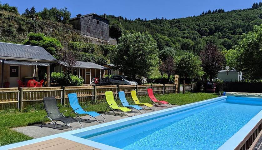 Camping pour 5 personnes, avec piscine ainsi que terrasse et jardin dans le Tarn - 2