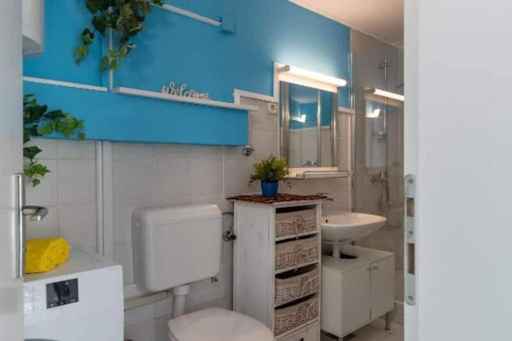 Apartamento entero, One Bedroom Apartment With Terrace in Novalja, Pag