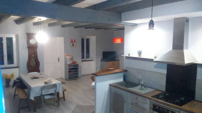 Location de vacances pour 7 personnes, avec Terrasse ainsi que Jardin et Vue à Marmanhac