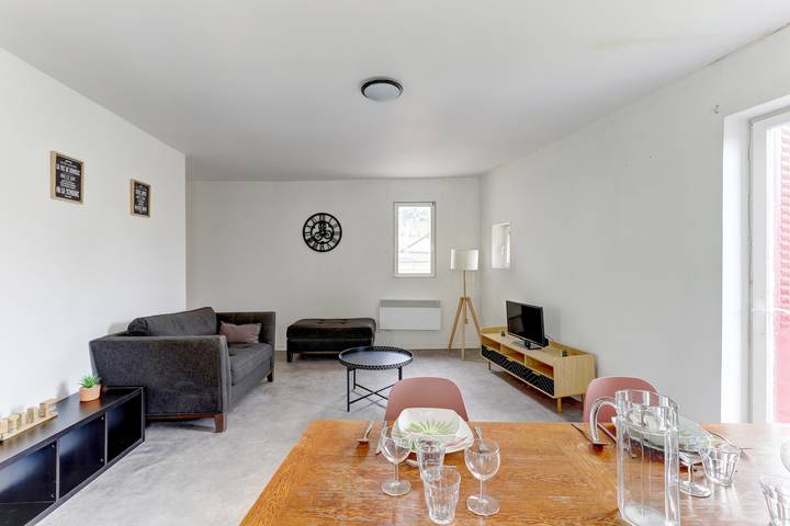 Gîte pour 4 personnes, avec Balcon dans Thermes De Neris Les Bains Neris Les Bains