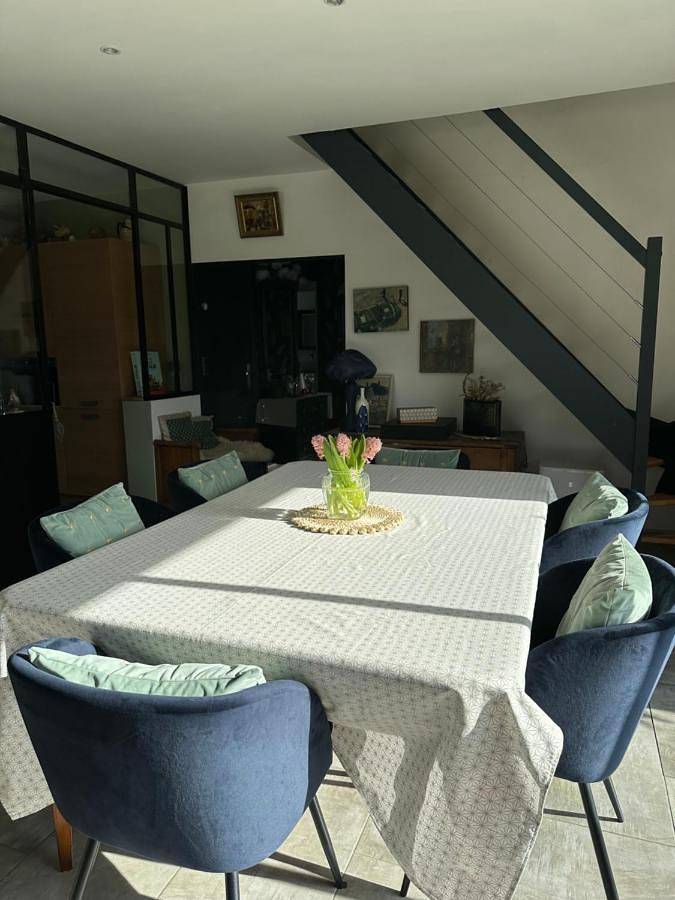 Gîte pour 2 personnes, avec Terrasse et Jardin ainsi que Piscine et Vue à Saint-Pavace - 4