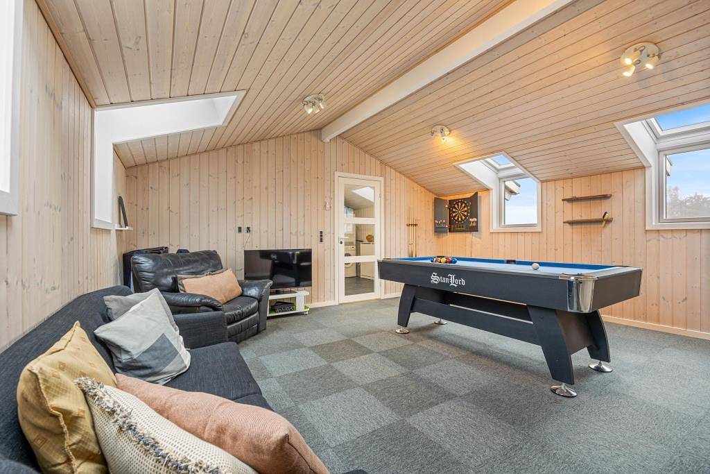 Ferienhaus mit Fjordblick und Aktivitätsraum in Nørre Lyngvig, Hvide Sande