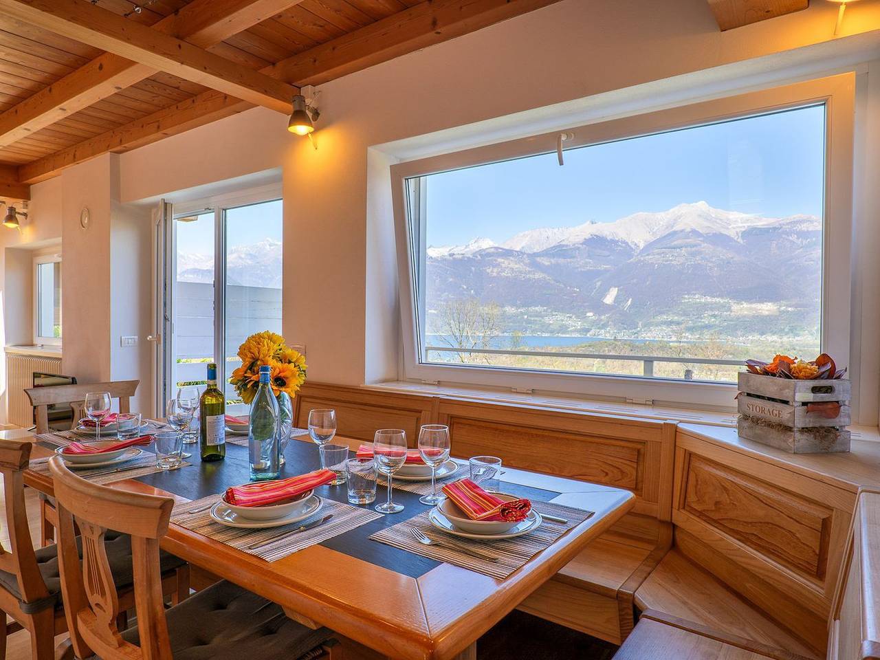 Appartement entier, Appartement de vacances pour 9 personnes avec vue in Colico, Alpes orobiennes occidentales