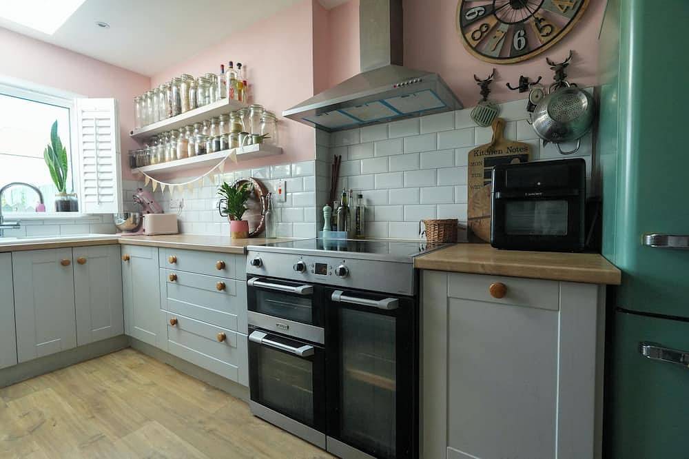Stylish & Spacious Family Home On Edge of City in Cork, County Cork
