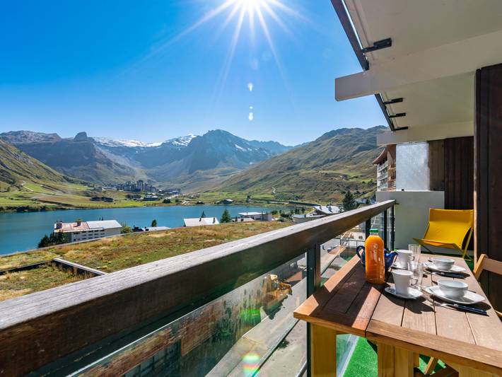 Location de vacances pour 8 personnes, avec vue sur le lac et terrasse à Tignes