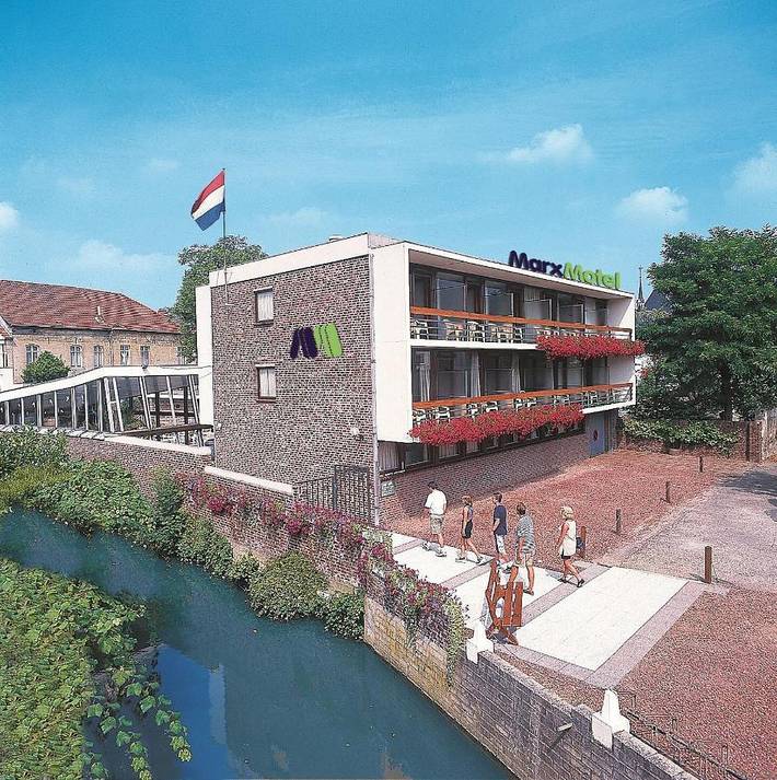 Aparthotel voor 4 personen, with Balkon and Terras as well as Tuin and Zwembad in Valkenburg
