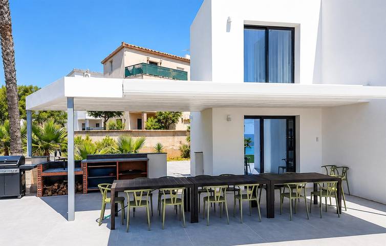 Ferienhaus für 16 Personen, mit Terrasse und Pool