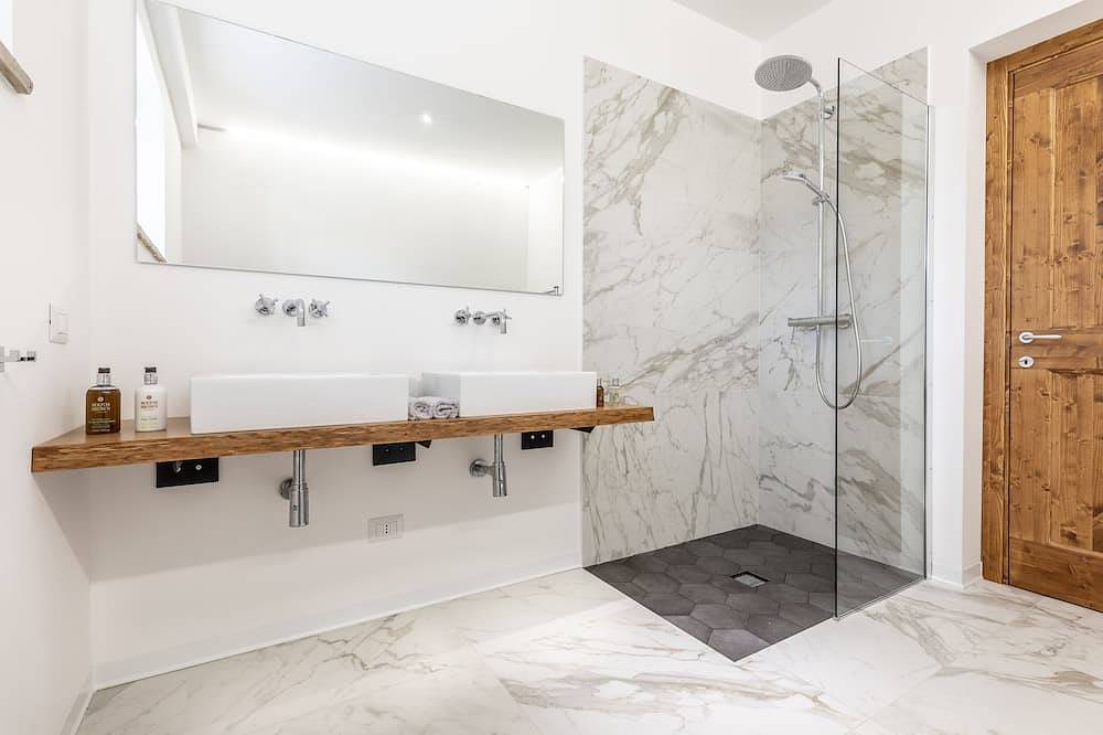 Onlangs gerestaureerde villa met verwarmd privézwembad en een prachtig uitzicht in Cingoli, Provincie Macerata