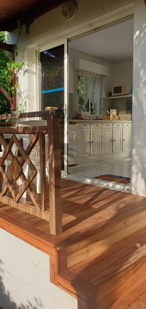 Gîte pour 4 personnes, avec terrasse ainsi que piscine et jardin à Saint-Leu - 3