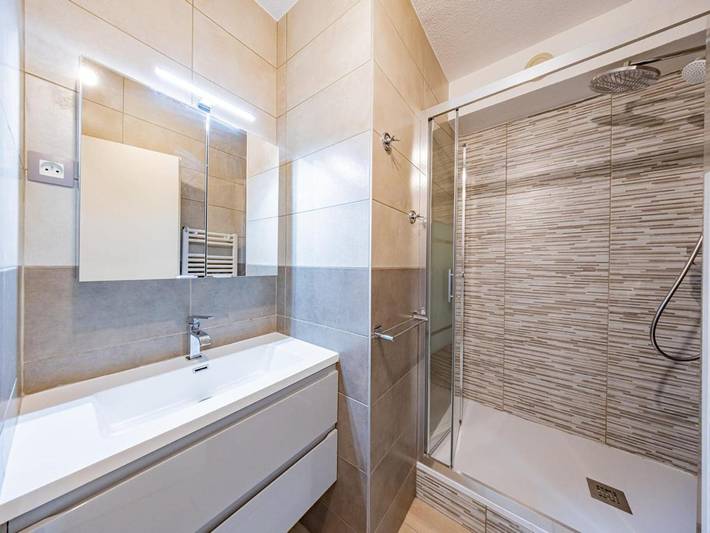 Gîte pour 5 personnes, avec balcon dans Office De Tourisme De Saint Francois Longchamp - 3