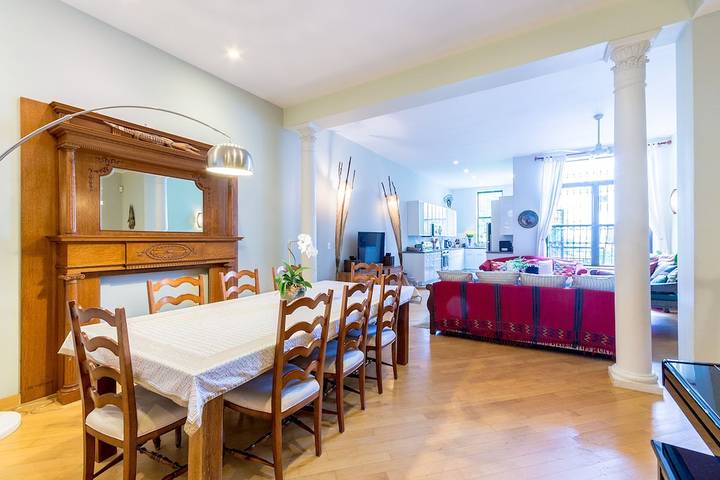 Vacation rental for 10 people, with yard and sauna in Harlem