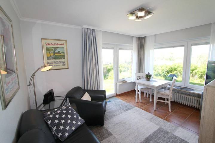 Ganze Wohnung, Charmante Zwei-Zimmer-Ferienwohnung in fantastischer Lage in Wenningstedt in Nordfriesische Inseln (Schleswig-Holstein) (Schleswig-Holstein), Wenningstedt
