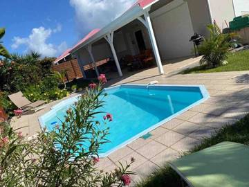 Villa pour 8 personnes, avec terrasse et piscine en Guadeloupe
