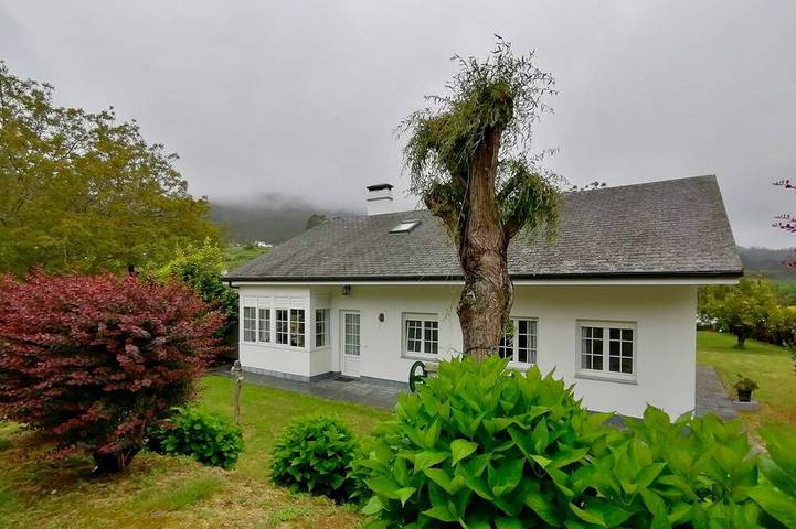 Casa rural para 9 personas, con terraza y jardín, Se admiten mascotas en Ortigueira
