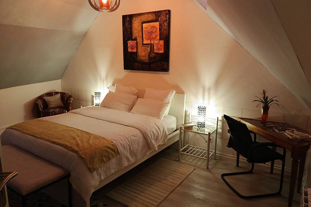 Apartamento entero, L'Ecrin Appart downtown, 5 minutes from the foundry and museum. in Villedieu-les-Poêles, Côte de la Déroute