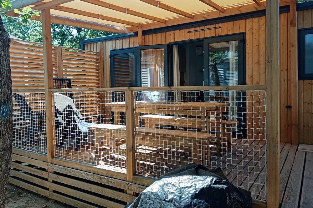 Mobil Home Neuf Climatise - Camping 5* - Pour 6 Personnes avec lave-vaisselle in Lagorce, Ardèche