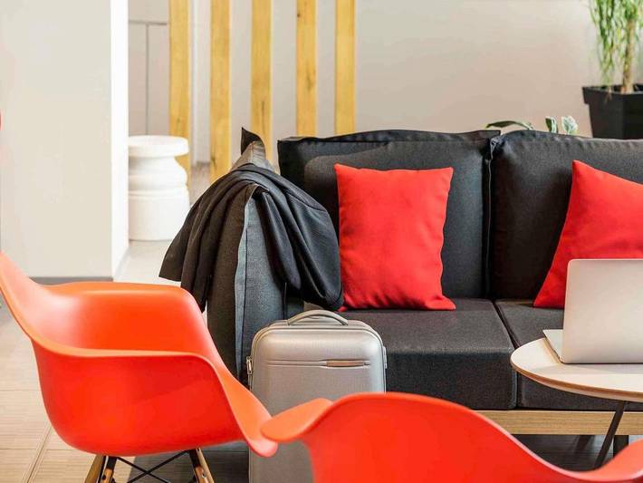 Hôtel pour 3 personnes, avec Terrasse et Jardin à Cesson-Sévigné - 2