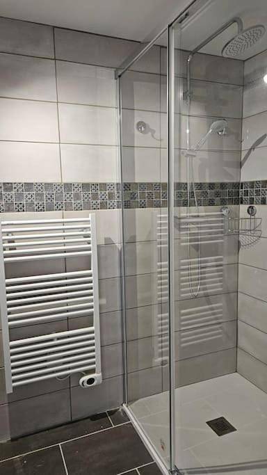 Gîte pour 4 personnes, avec jardin à Saint-Sornin-Lavolps - 2