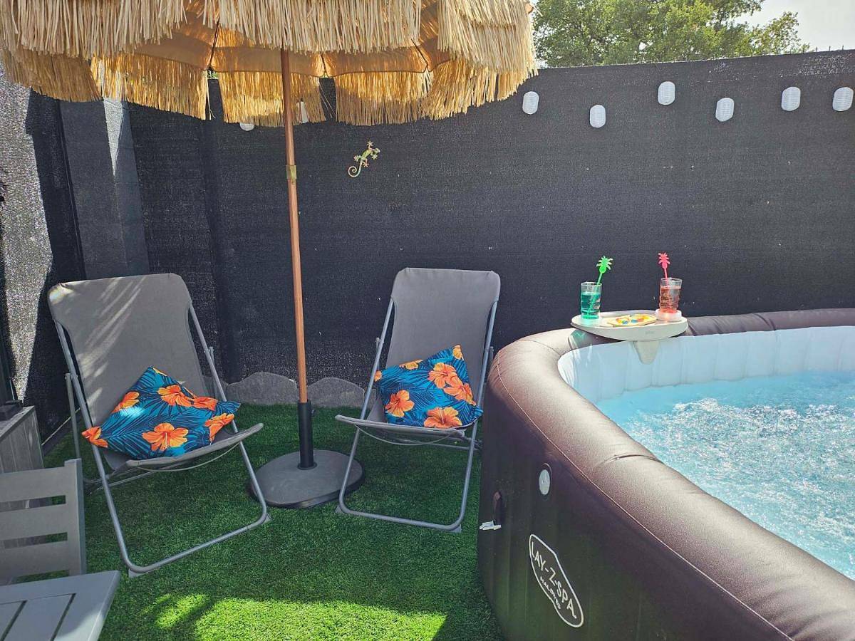 Appartement entier, Studio in Tavel, Région de Nîmes