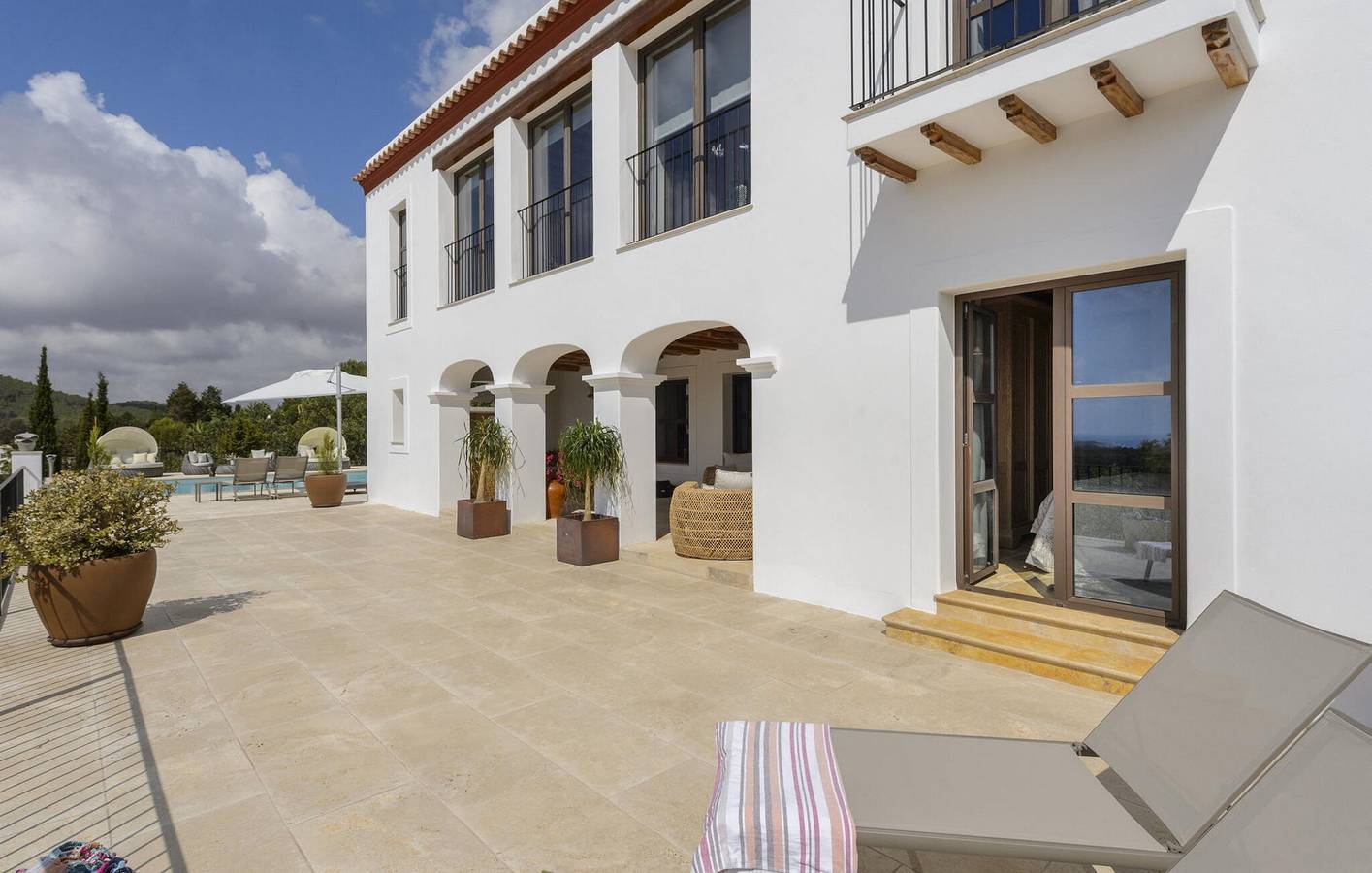 Sea View Apartment with Pool, Parking & AC - Close to Restaurants and City Center in Santa Eulària des Riu, East Ibiza