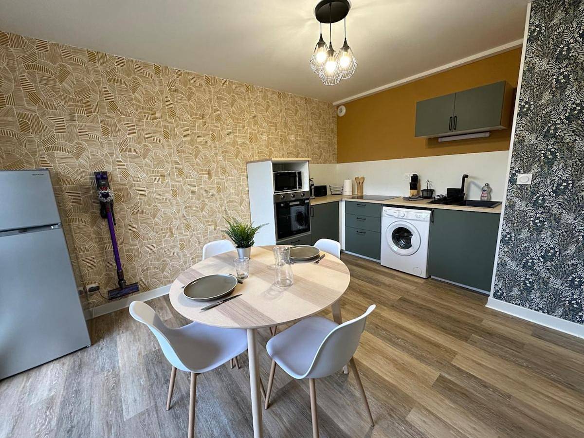 Appartement entier, Le Sainte Hélène - Climatisation - Parking privé - Wifi in Déols, Région de Châteauroux