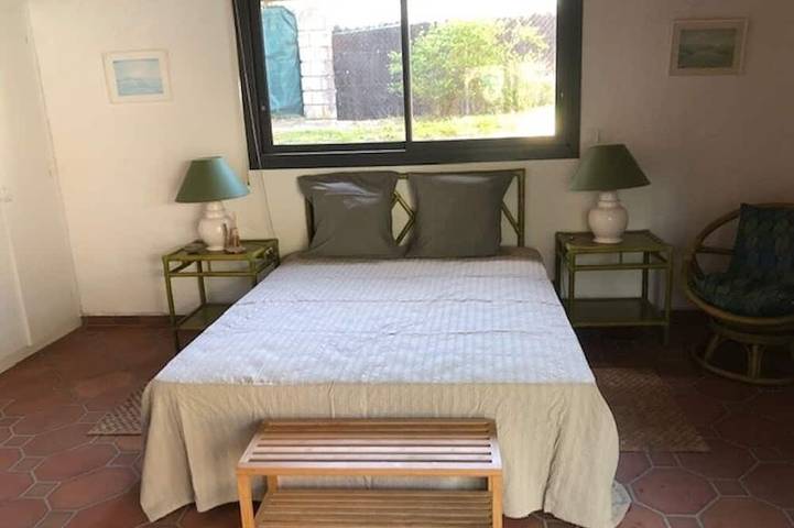 Gîte pour 2 personnes, avec jardin dans Plage Pontaillac - 2