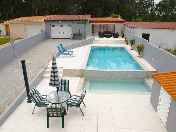 Location de vacances pour 10 personnes, avec jacuzzi ainsi que jardin et balcon dans Laundos
