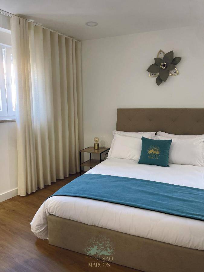 Location de vacances pour 2 personnes, avec piscine ainsi que jardin et terrasse à Castelo Branco