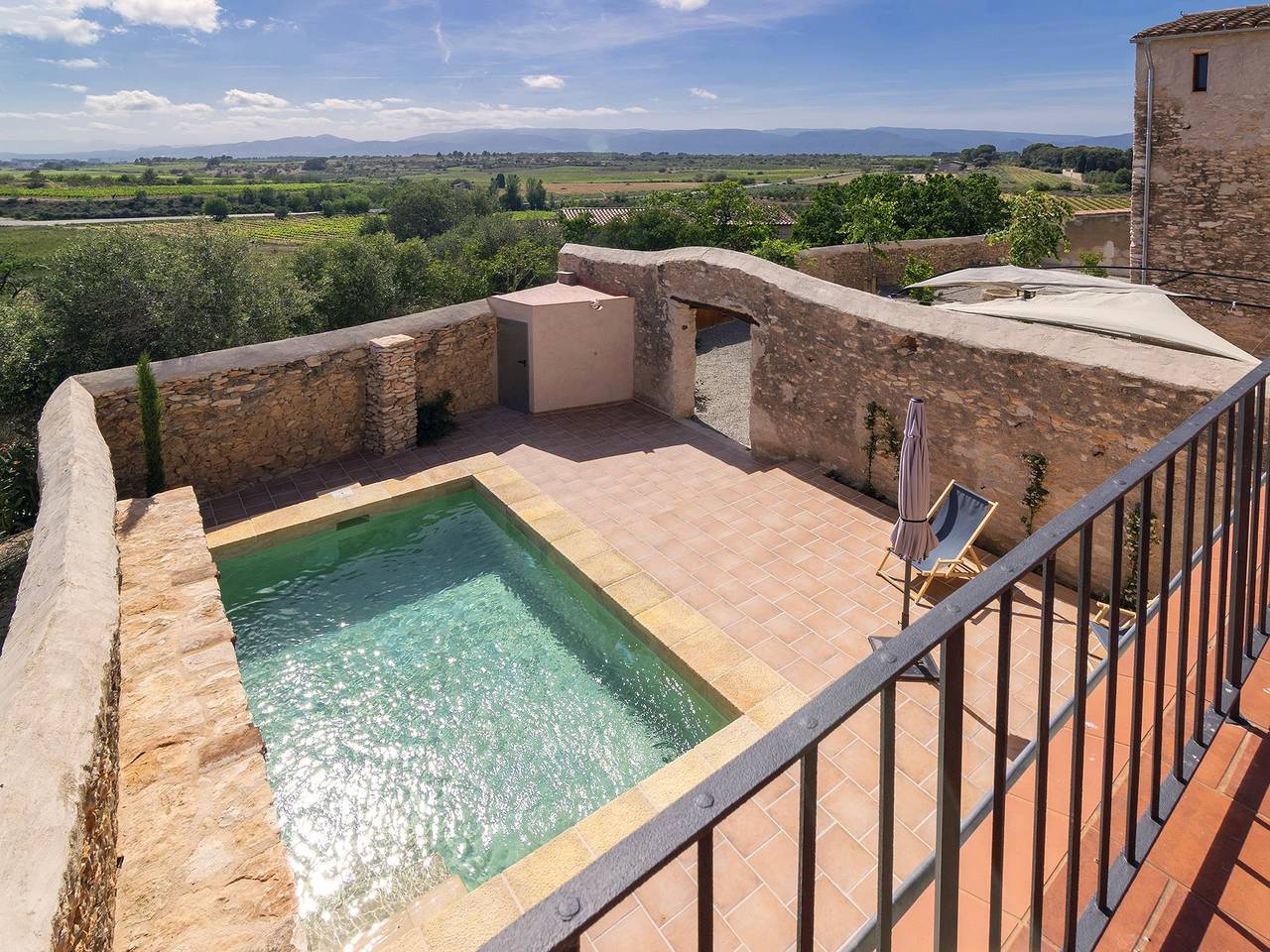 Agradable casa de pueblo, jardín. Piscina privada in Nulles, Alto Campo
