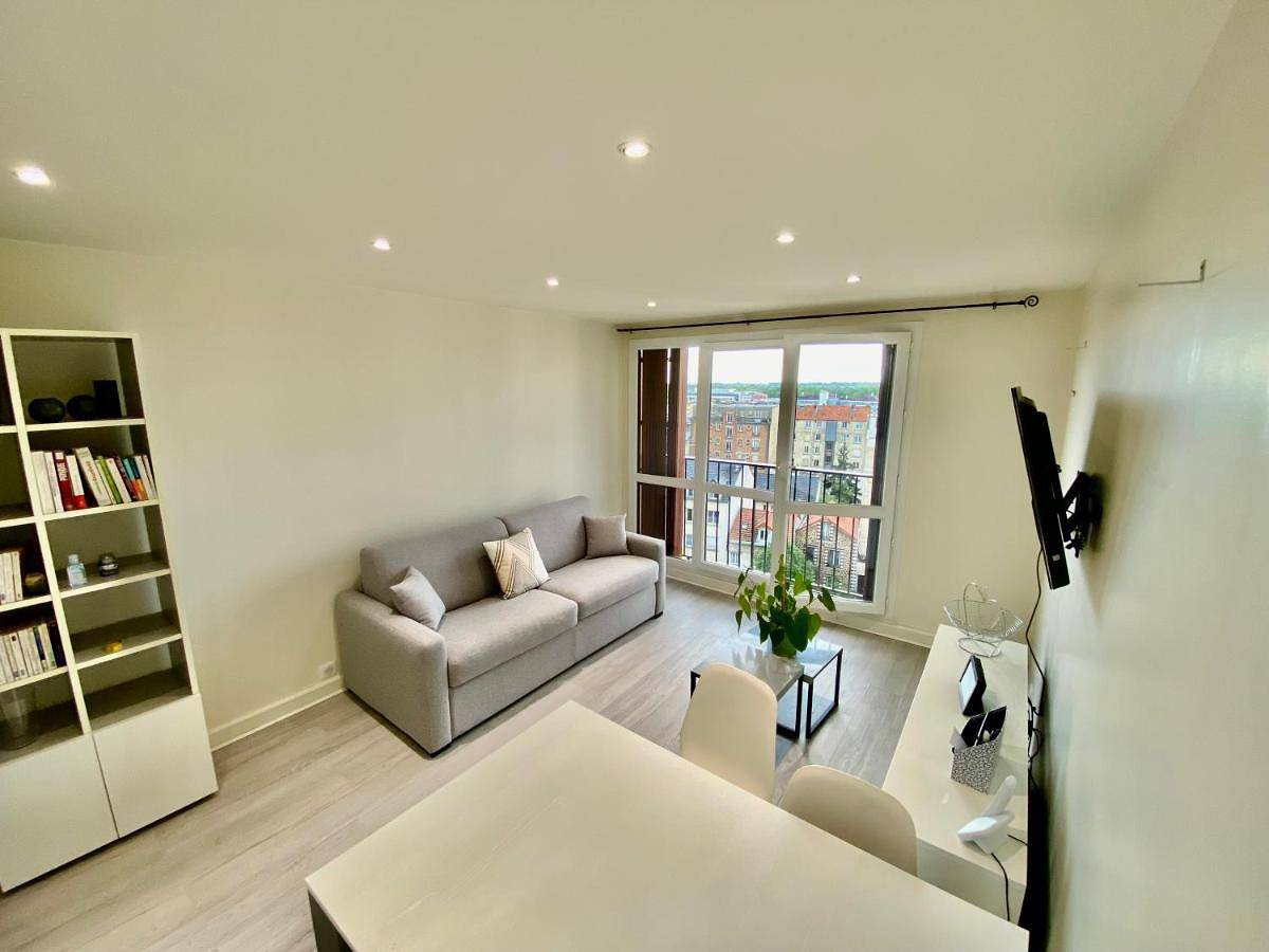 Appartement entier, One-Bedroom Apartment in Fontenay-sous-Bois, Val-de-Marne