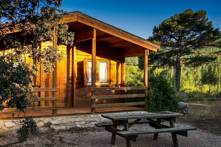 Cabane en bois pour 8 personnes, avec jardin - 1