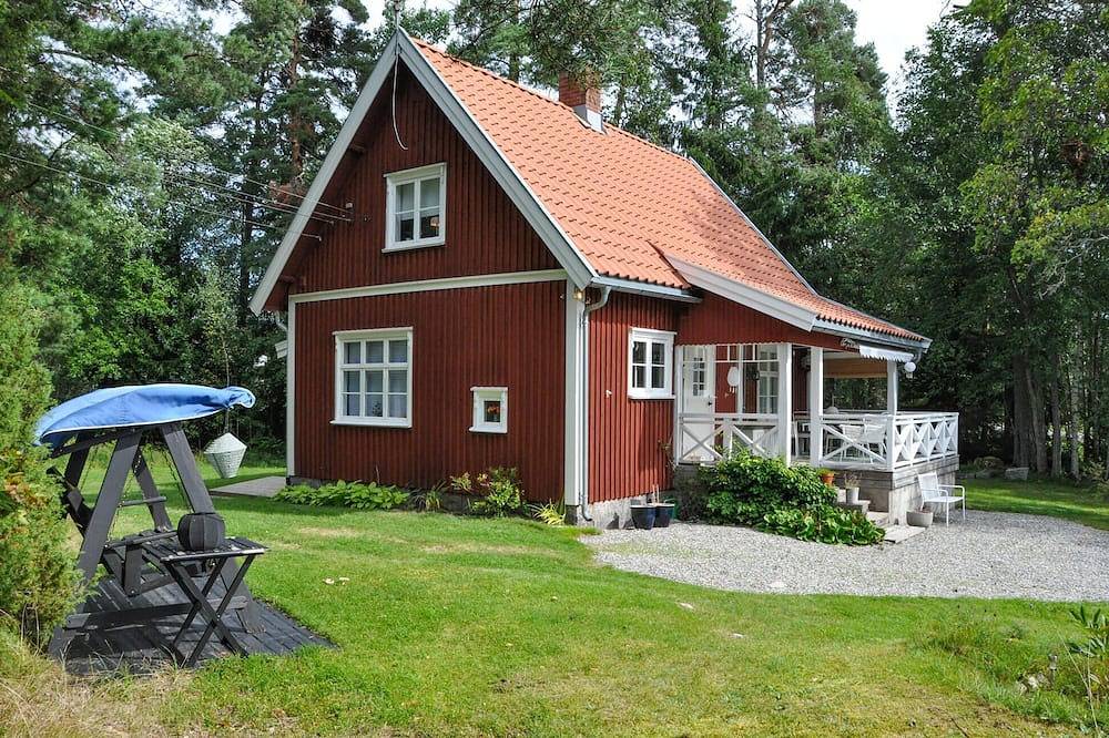 Gorgeous home in Lennartfors Sverige in Dalslands Canal