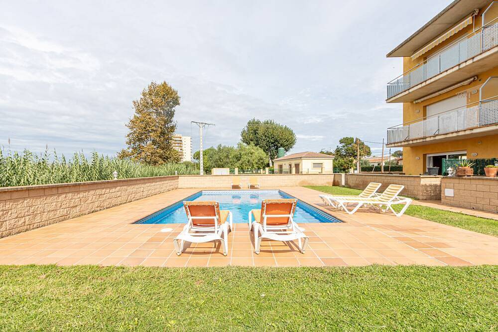 Location De Vacances pour 4 Personnes dans Sant Pere Pescador, Costa Brava