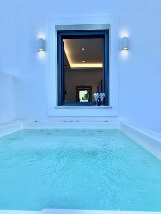 Vakantiewoning voor 2 personen, met terras en whirlpool in Kamari