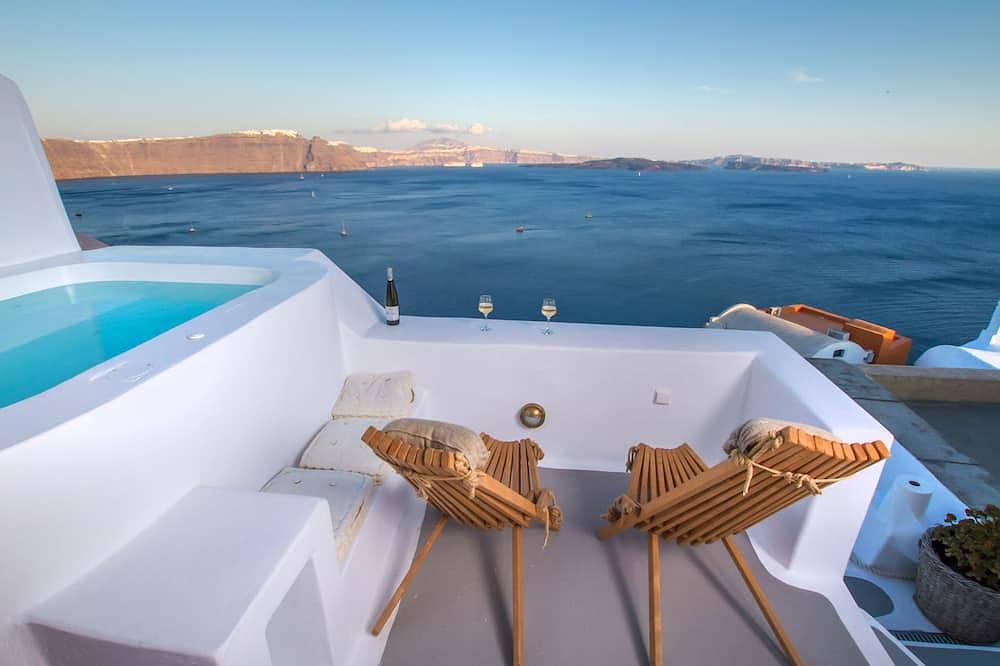 Hector Luxury Cave Oia Village Santorini in Ormos Ammoudiou, Oia