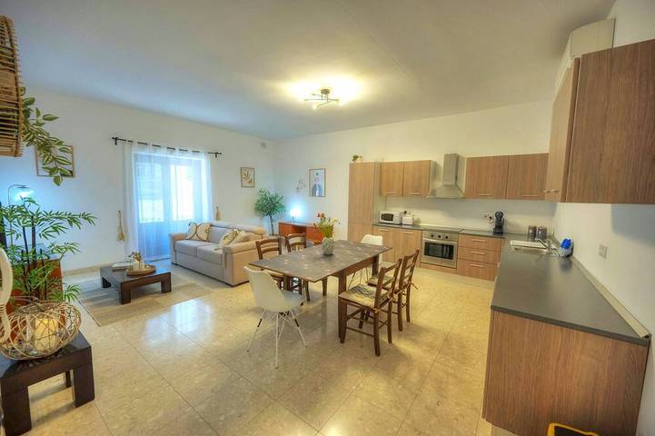 Holiday rental for 6 people, with garden and terrace in Tas-Sliema
