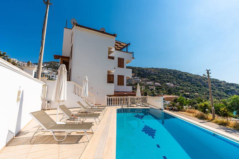 Rooms by the sea in Kaş, Antalya Province