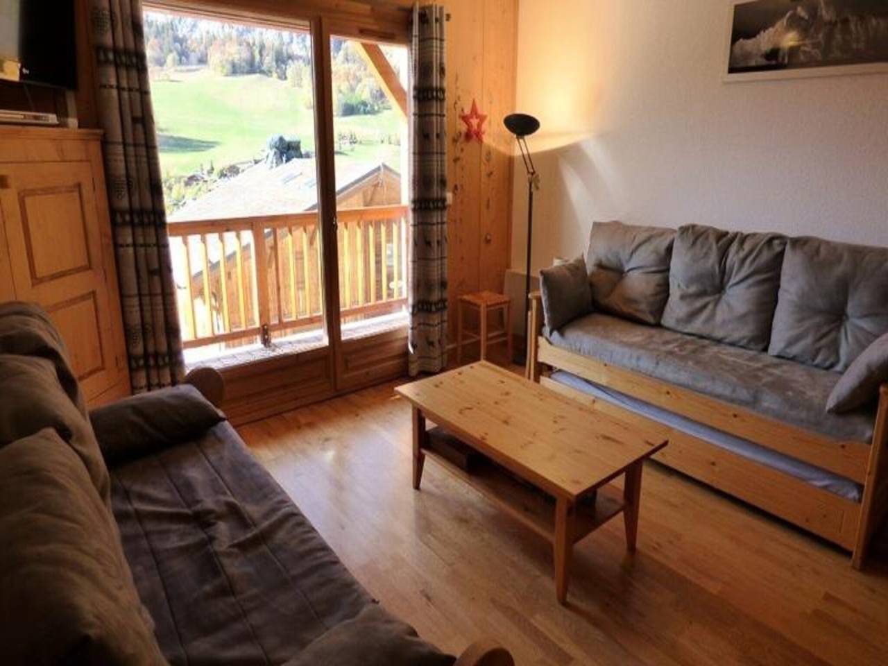 Entire apartment, Apartment near Le Charmieux Ski Slopes in Le Grand-Bornand, Annecy region