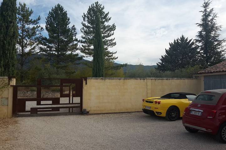 Gîte pour 4 personnes, avec jardin et piscine à Cucuron - 4