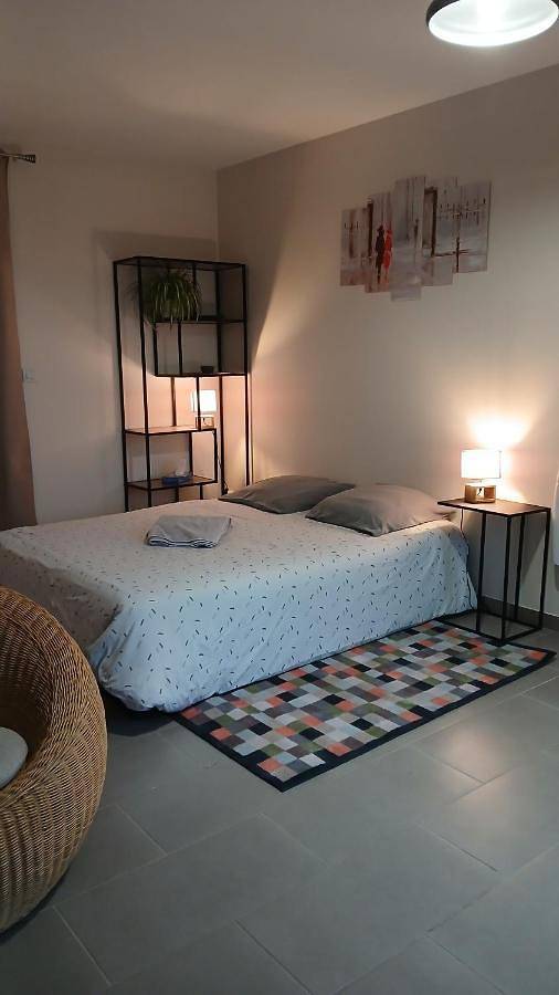 Location de vacances pour 4 personnes, avec Terrasse ainsi que Jardin et Vue à Haute-Épine - 2
