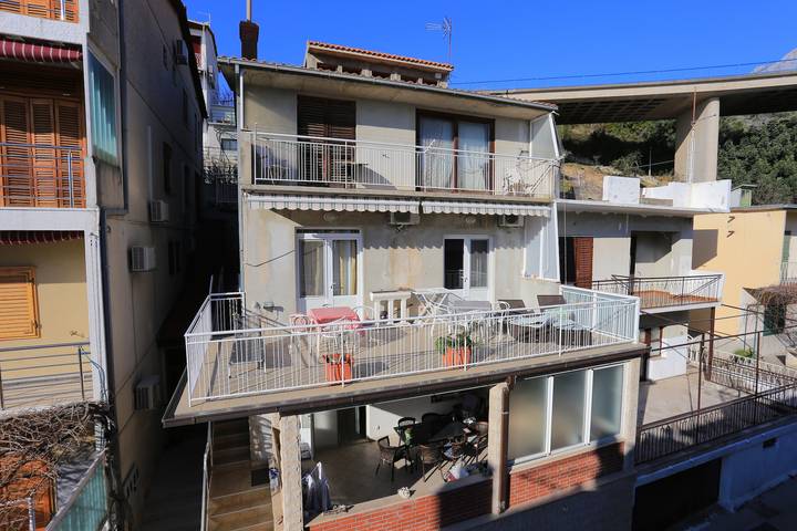 Apartamento entero, Apartamento de tres habitaciones con terraza y vista al mar Podgora, Makarska A-16476-a in Podgora, Rivera de Makarska