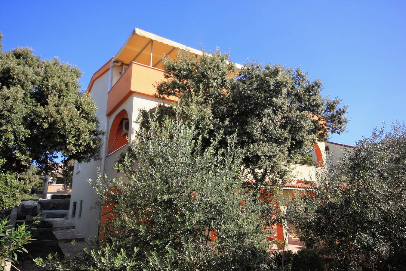 Ganze Wohnung, 1-Zimmer-Ferienwohnung mit Terrasse Mandre (Pag) A-9354-a in Mandre, Pag