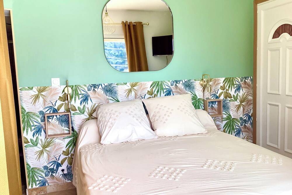 Seaside cottage in the calanques: a haven of tranquillity! in Ensuès-la-Redonne, Mediterranean Coast (France)