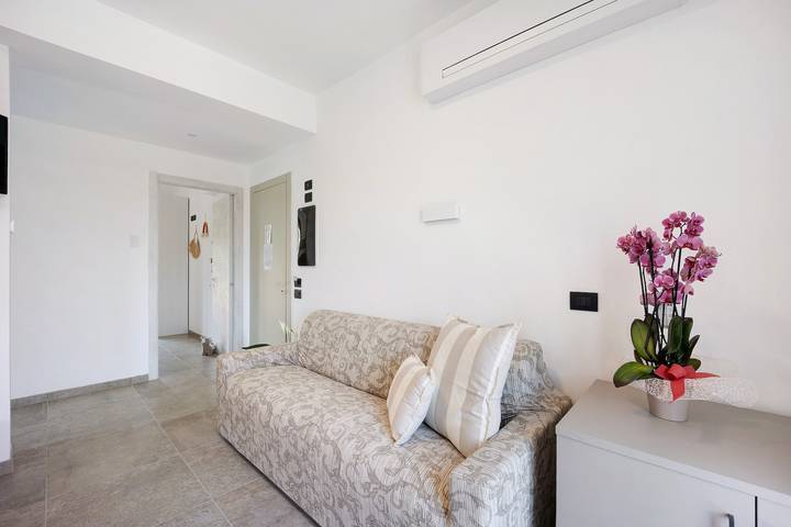 Appartamento intero, Appartamento di vacanza "Antichi Ricordi - Il Fienile" con balcone, piscina condivisa e Wi-Fi in Andora, Riviera di Ponente