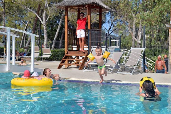 Camping voor 4 personen, met kinderzwembad in La Croix-Valmer