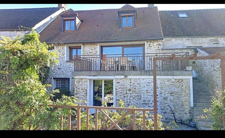 Gîte pour 6 personnes, avec jardin dans Dammartin-sur-Tigeaux